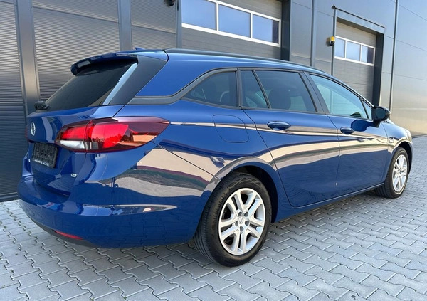 Opel Astra cena 40900 przebieg: 115235, rok produkcji 2018 z Kostrzyn małe 191